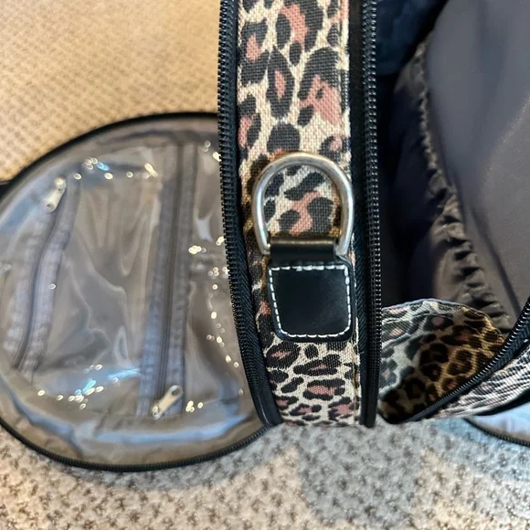 🍁 Sale! Like New! Leopard Print Round Travel Case with Multiple Compartments - Picture 11 of 11
